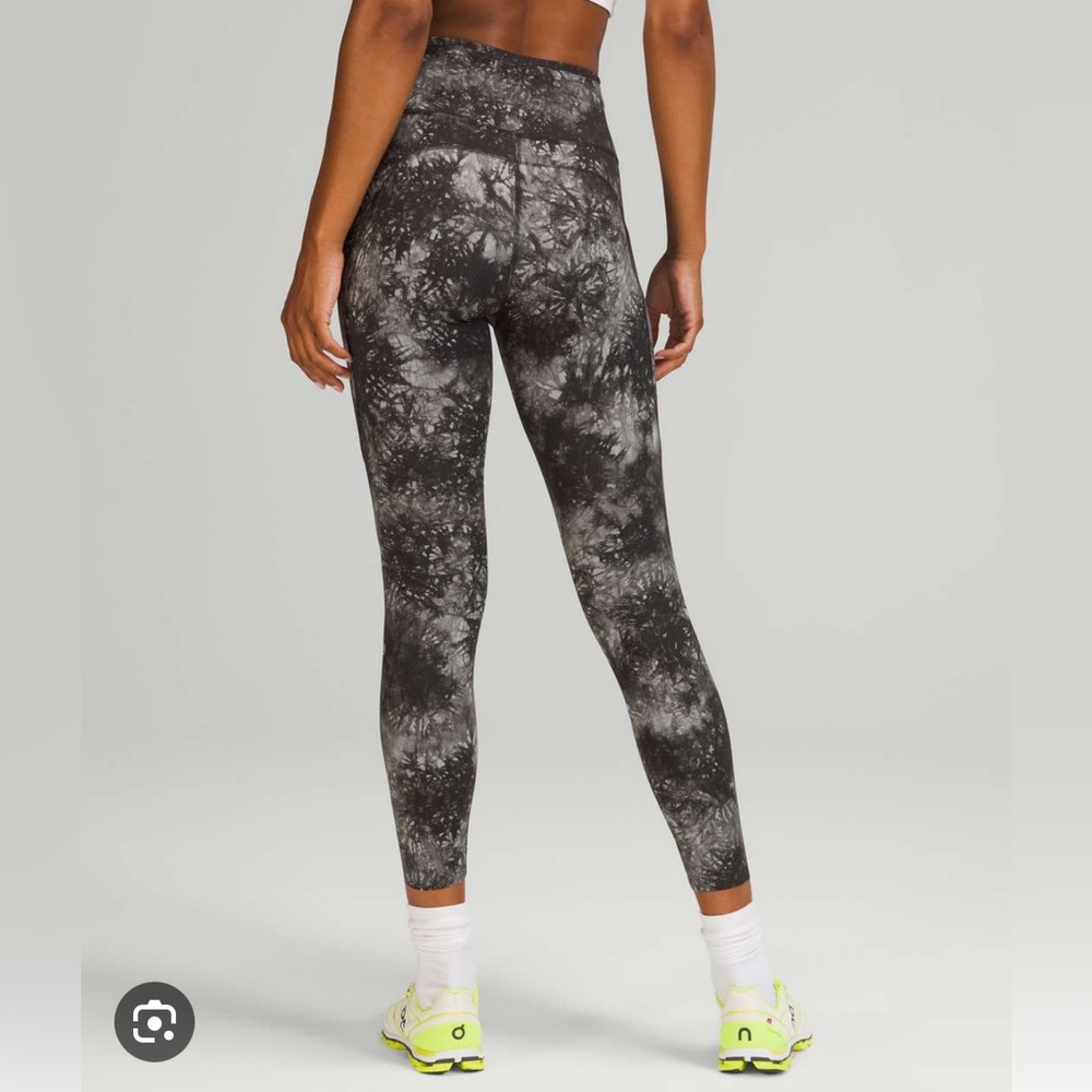 Lululemon Fast and Free 25”
